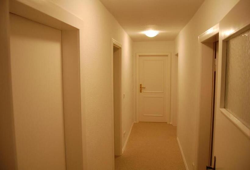 شقة غرفتين, Schillers Stadthaus