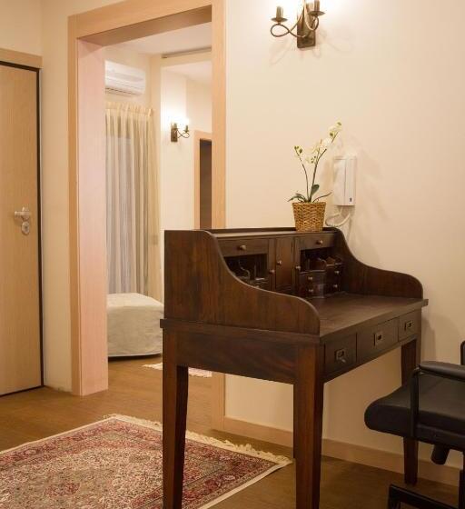 Номер Стандарт Индивидуальный Совместная Ванная, Hostal Excellence