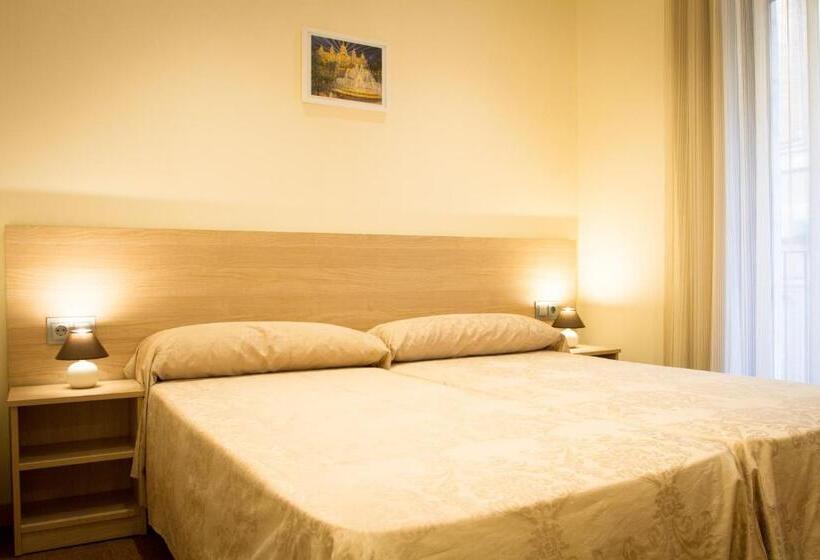 Номер Стандарт Совместная Ванная, Hostal Excellence