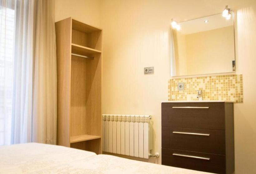 Номер Стандарт Совместная Ванная, Hostal Excellence