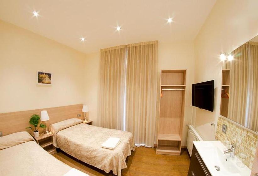 Номер Стандарт Совместная Ванная, Hostal Excellence