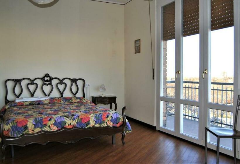 اتاق استاندارد با سرویس بهداشتی مشترک, Lombardi Fleming