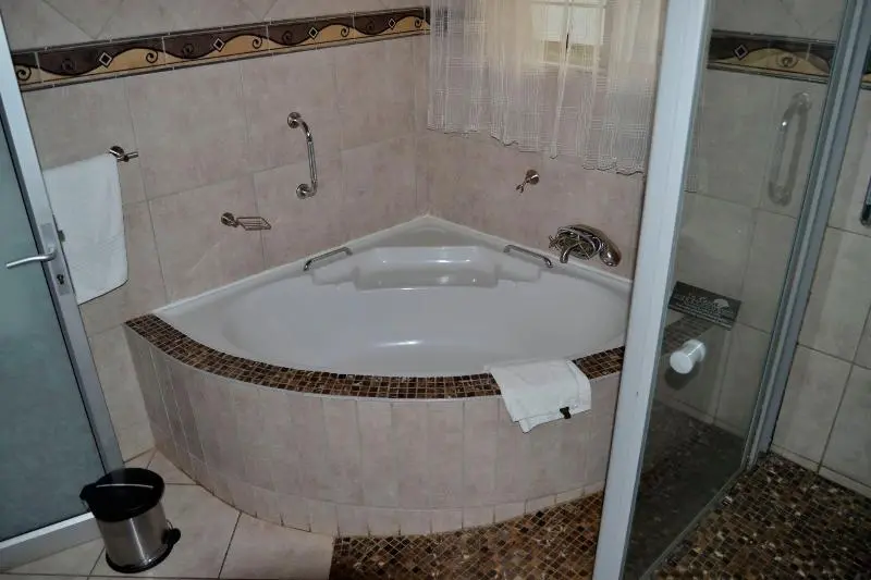 スタンダードルーム, Ya Rena Guest House