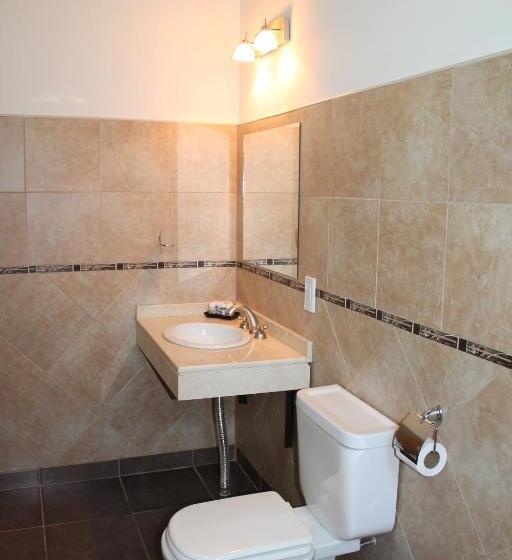 غرفة قياسية ثلاثية, Las Azaleas