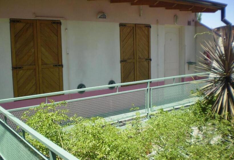 スタンダードスタジオ, Complejo Solar Apart