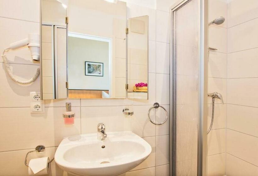 Номер Стандарт Вид на Море, Strandvilla Imperator