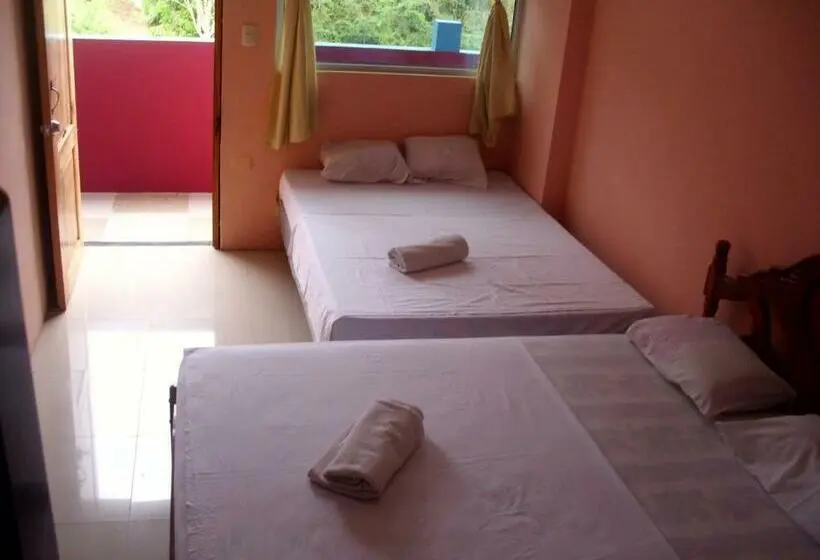 اتاق استاندارد سه نفره, Hostal Alcazaba