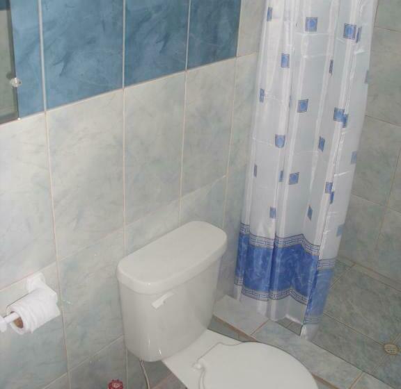 غرفة قياسية ثلاثية, Hostal Alcazaba