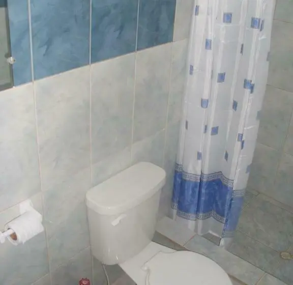 اتاق استاندارد سه نفره, Hostal Alcazaba