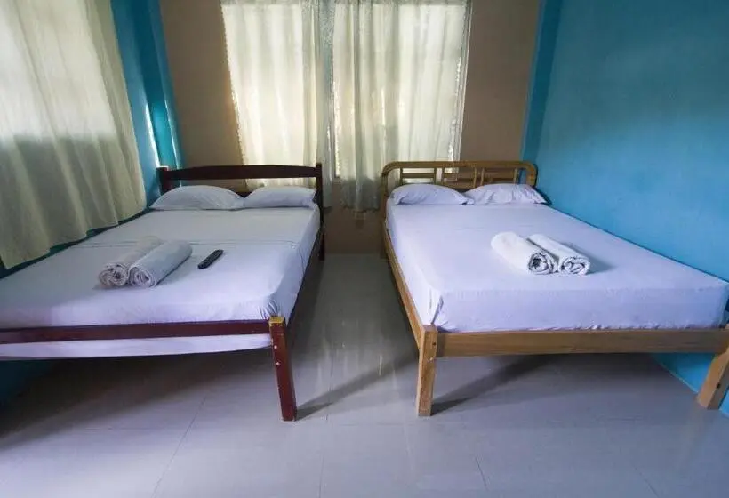 اتاق استاندارد چهار تخته, Hostal Alcazaba