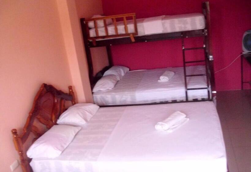 غرفة عائلية, Hostal Alcazaba