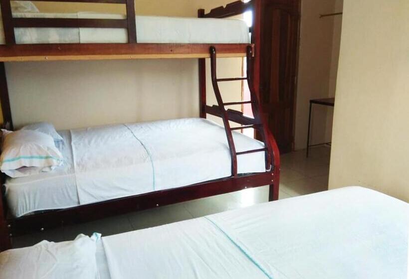 غرفة عائلية, Hostal Alcazaba