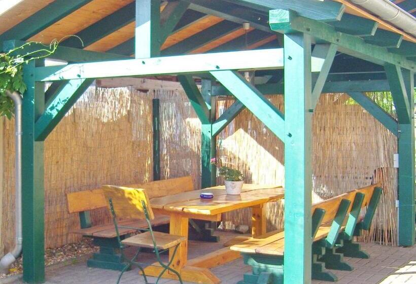 غرفة قياسية, Pension An Der Kamske