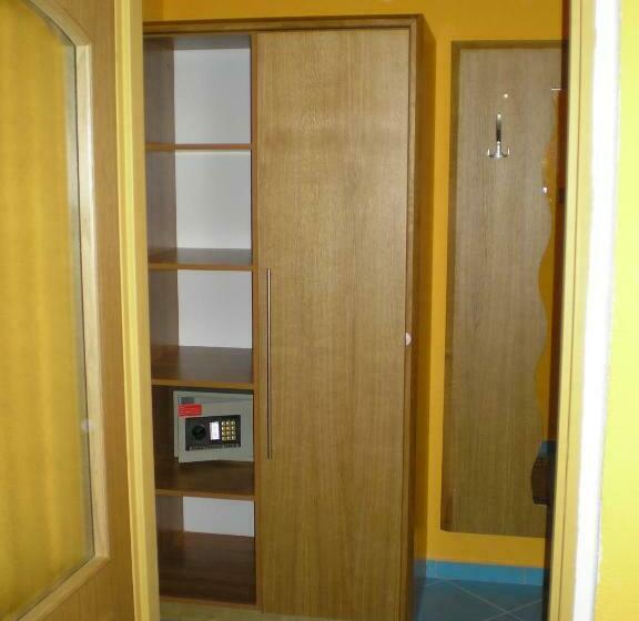 标准间, Pension Duel