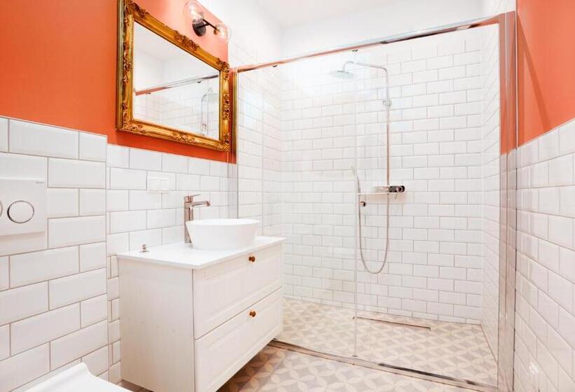 شقة غرفة واحدة, Hirschenhof Apartments