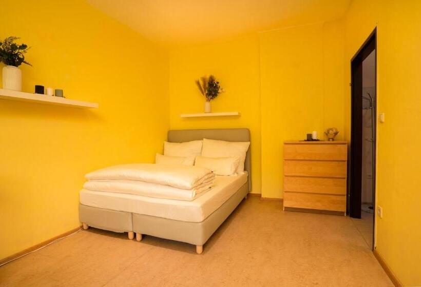 إستوديو قياسى, Hirschenhof Apartments