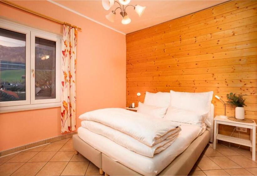 إستوديو قياسى, Hirschenhof Apartments