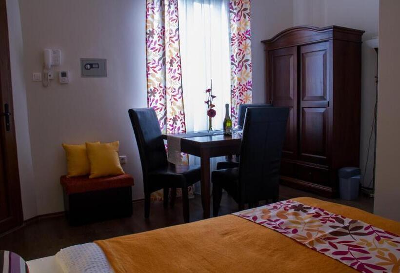 غرفة قياسية, La Pergola & Prestige Panzió