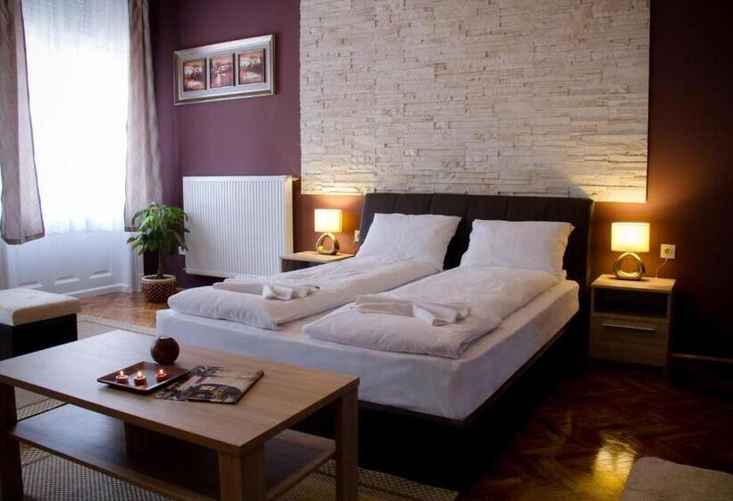 جناح, La Pergola & Prestige Panzió