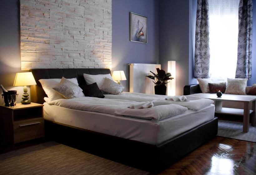 جناح, La Pergola & Prestige Panzió