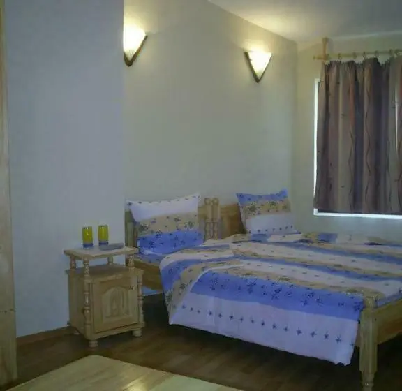 اتاق استاندارد سه تخته با بالکن, Guest House Antoaneta