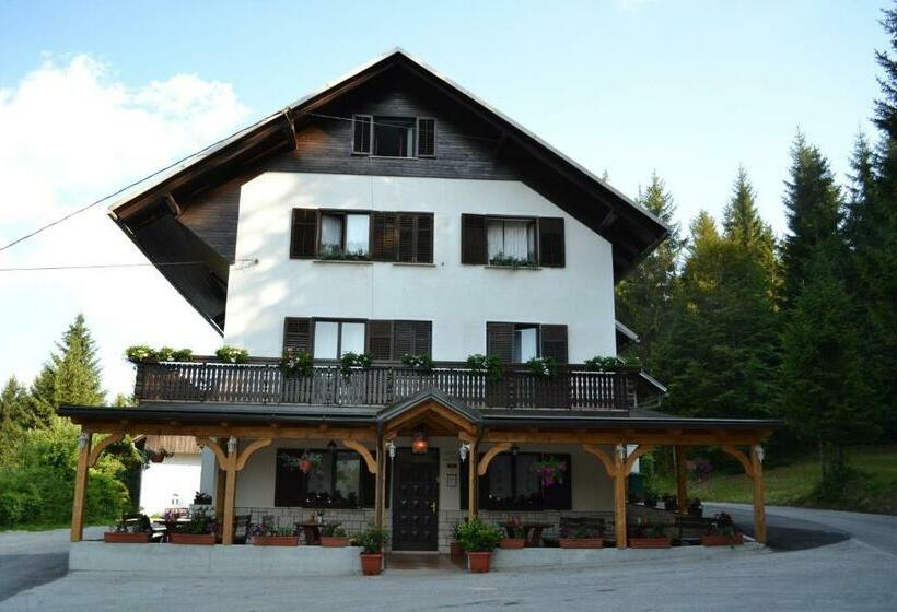 اتاق استاندارد چهار تخته, Guest House Kmečki Hram Fortuna