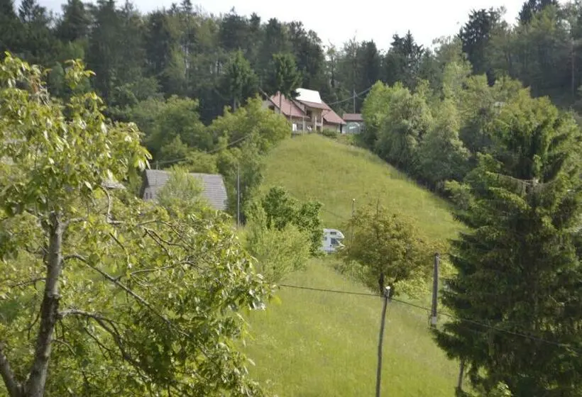 اتاق استاندارد چهار تخته, Guest House Kmečki Hram Fortuna