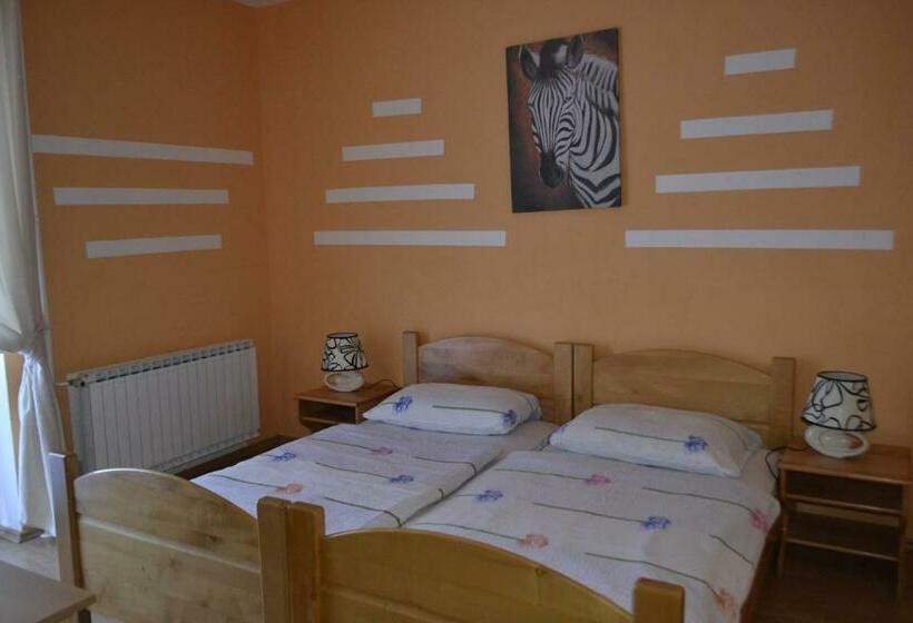 اتاق استاندارد چهار تخته, Guest House Kmečki Hram Fortuna