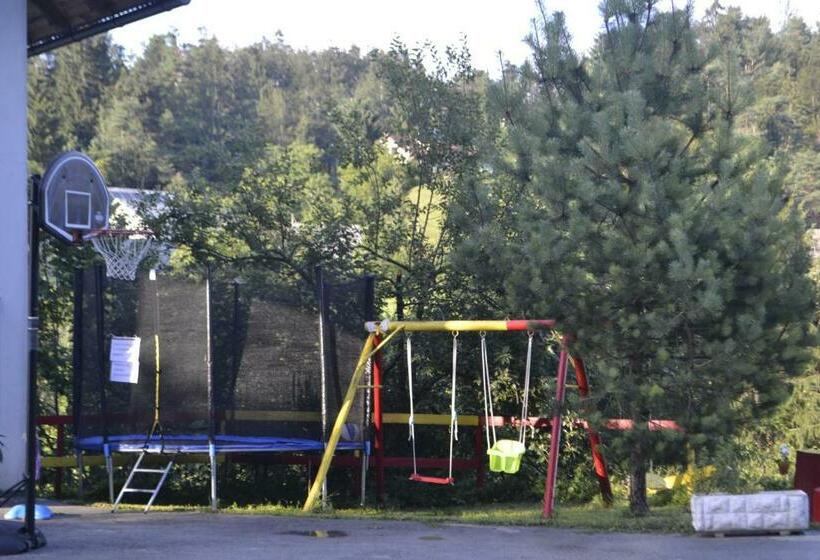 اتاق استاندارد چهار تخته, Guest House Kmečki Hram Fortuna