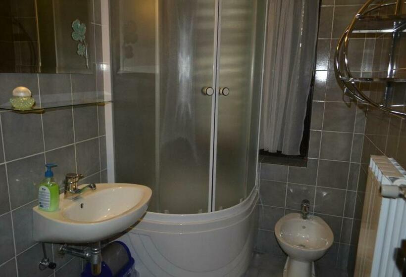 اتاق استاندارد چهار تخته, Guest House Kmečki Hram Fortuna