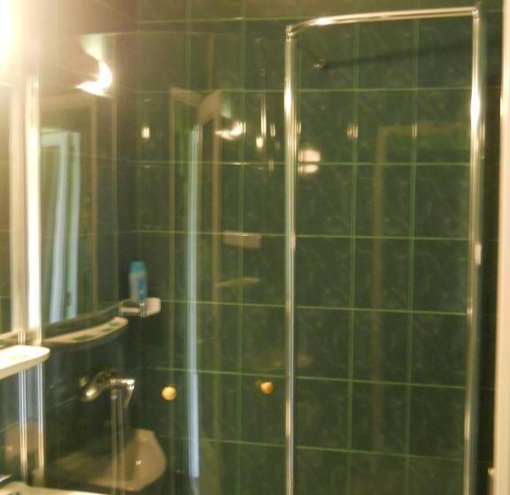 اتاق استاندارد یک نفره, Pensiunea Cora