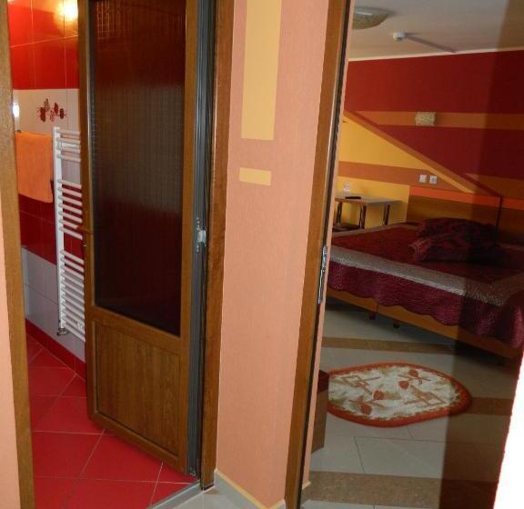 اتاق استاندارد چهار تخته, Pensiunea Cora