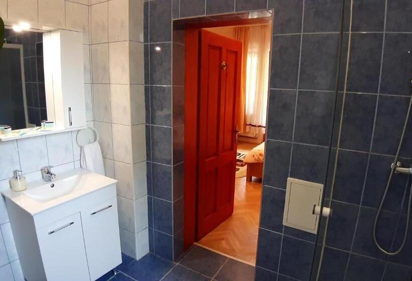 キングサイズベッドのスタンダードルーム, Casa Camelia