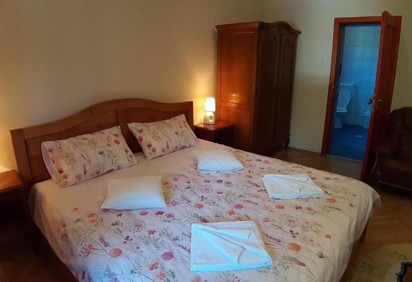 キングサイズベッドのスタンダードルーム, Casa Camelia