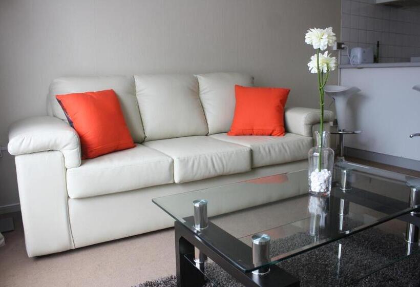 شقة غرفة واحدة, Hostal Buró