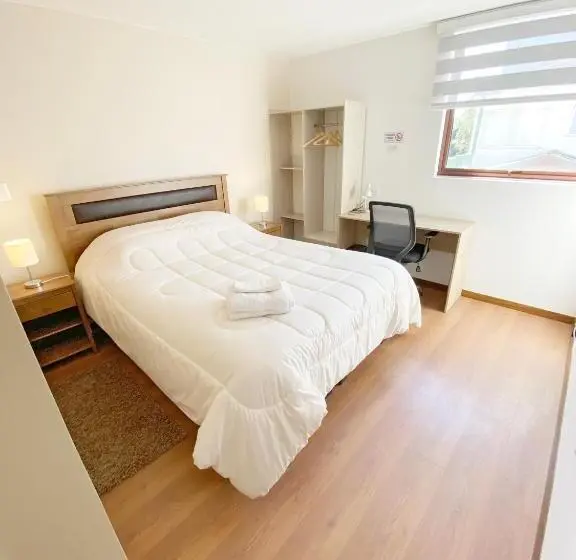 اتاق سوپریور, Hostal Buró