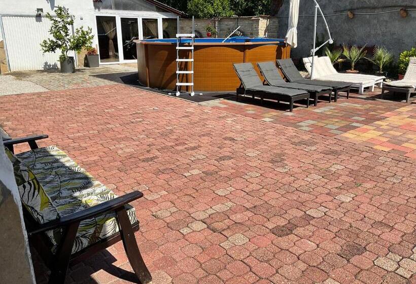 Апартаменты 1 Спальня, Jarmila Vendégház