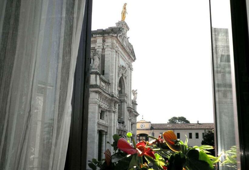 Номер Стандарт, Piazza Degli Angeli