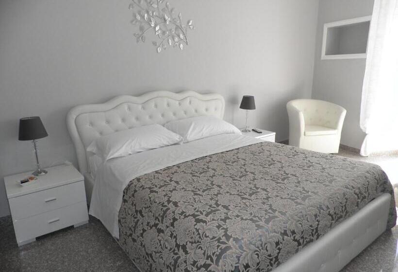 Номер Стандарт с Балконом, Piazza Degli Angeli