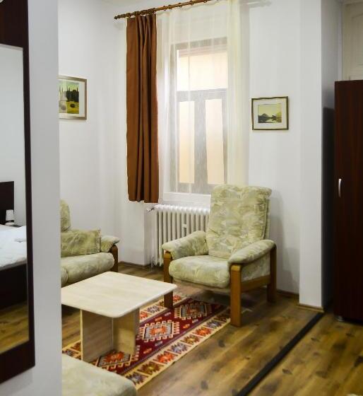 جناح سوبيريور, Casa Transilvania