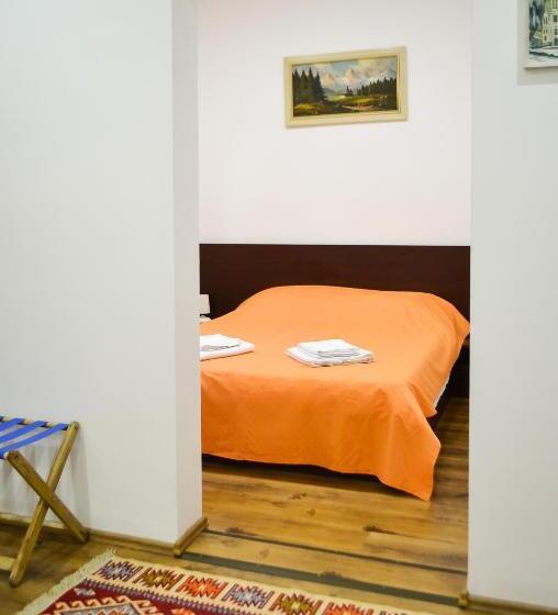 جناح سوبيريور, Casa Transilvania