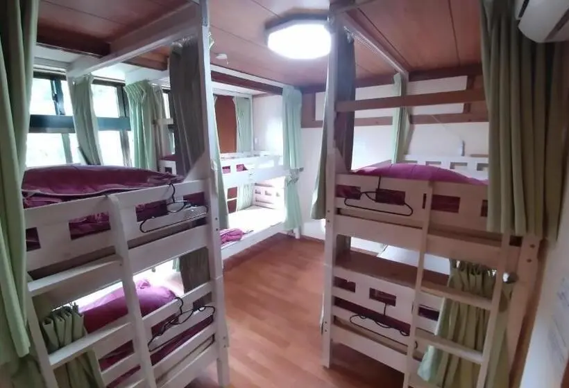 Perhehuone, Kerama Backpackers