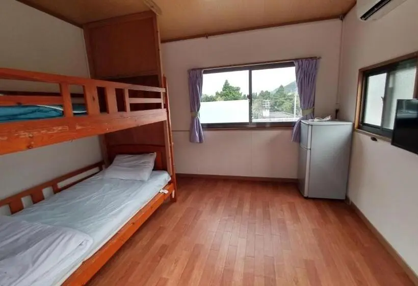 Economy-huone, Kerama Backpackers