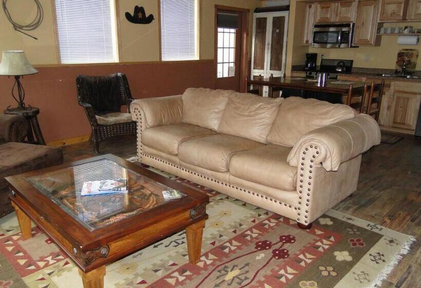 جناح كومفورت, Cowboy's Lodge
