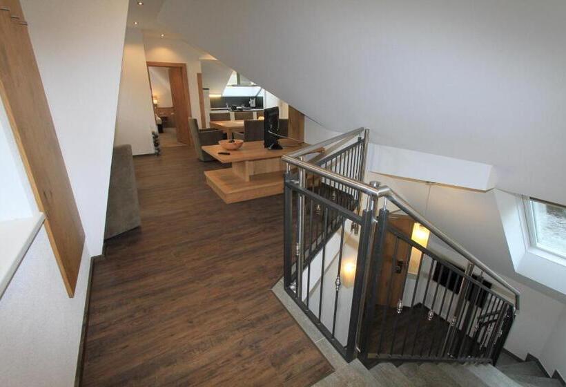 １ベッドルームペントハウスアパート, Relax Apartments