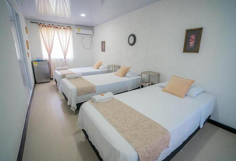 Quarto Triplo Estandar, Posada Jasmina Place