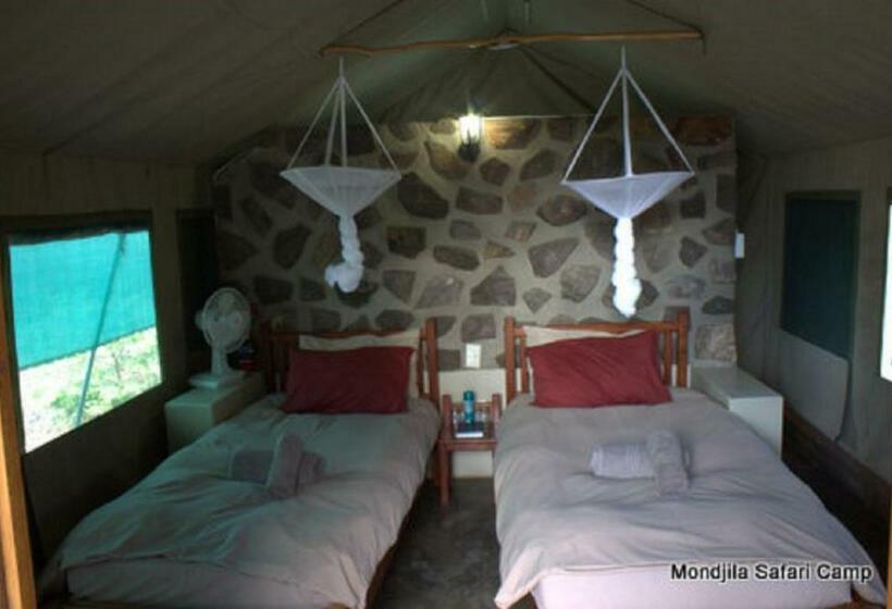 اتاق استاندارد, Mondjila Safari Camp