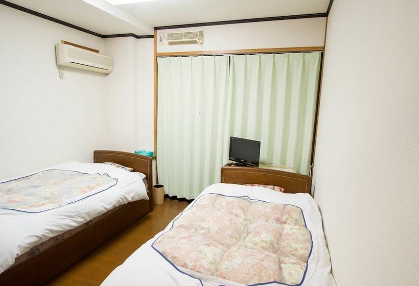 חדר סטנדרט חדר אמבטיה משותף, A Yard