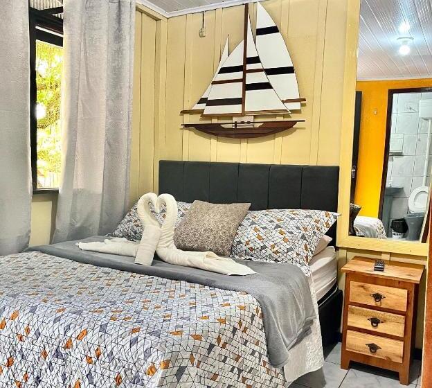Quarto Quádruplo Estandar, Pousada & Camping Tubarão
