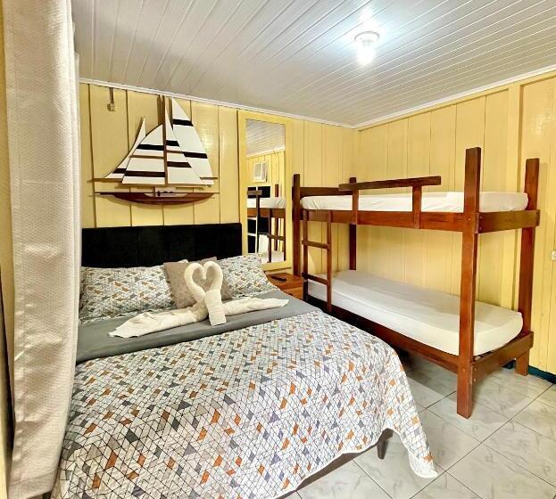 Quarto Quádruplo Estandar, Pousada & Camping Tubarão